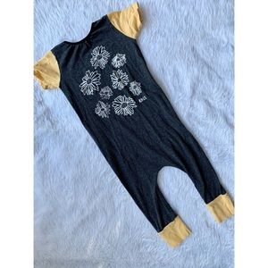 Rags to Raches daisy romper